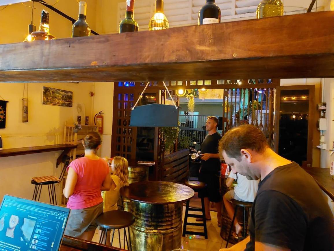Peri Evi Hostel Phnom Penh Bassac Lane Ngoại thất bức ảnh