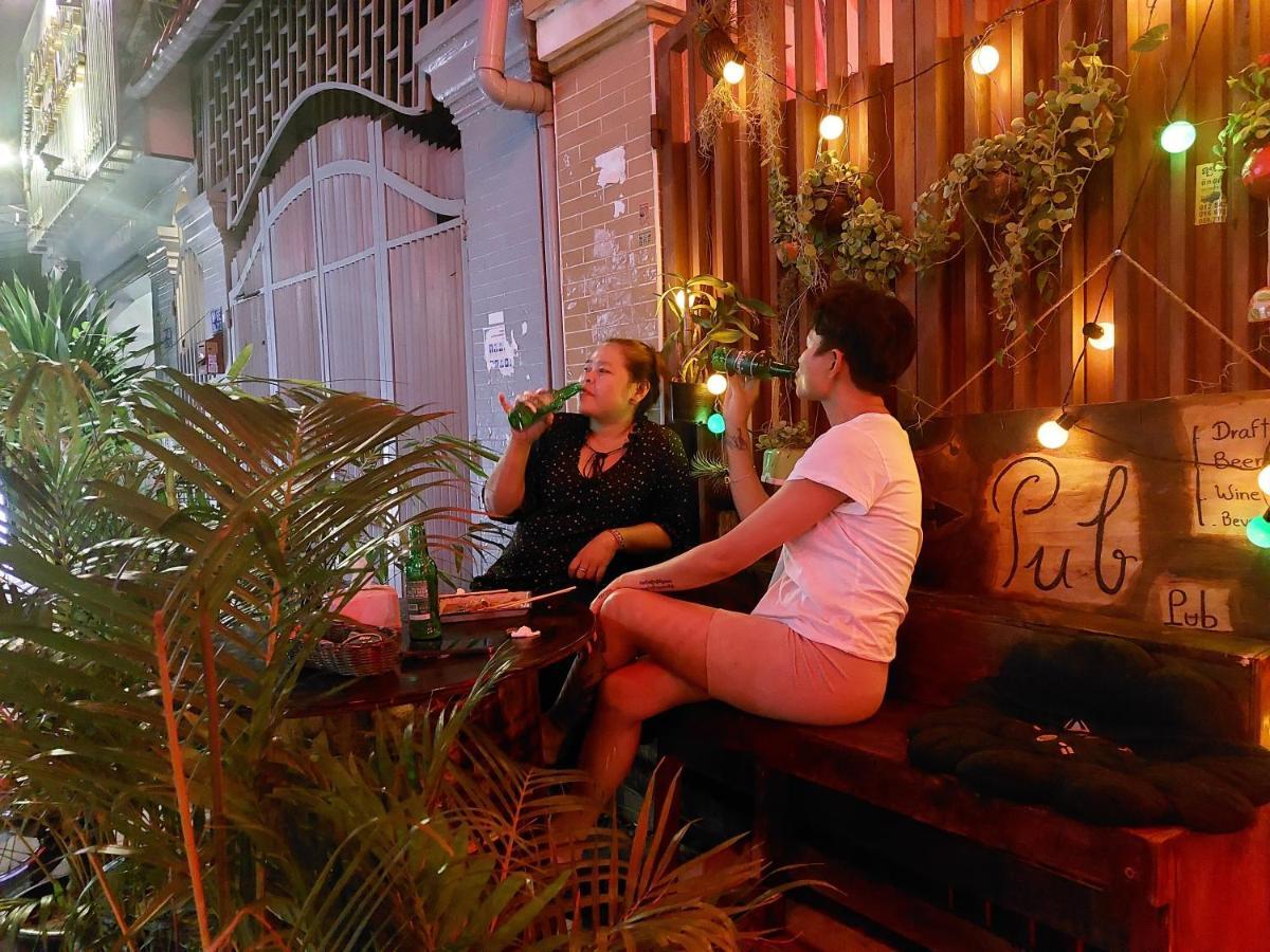 Peri Evi Hostel Phnom Penh Bassac Lane Ngoại thất bức ảnh