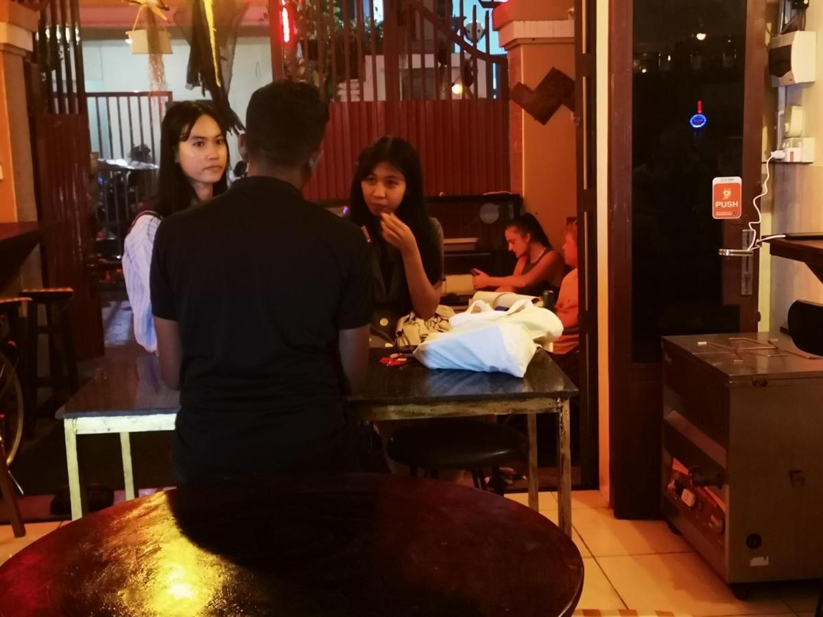 Peri Evi Hostel Phnom Penh Bassac Lane Ngoại thất bức ảnh