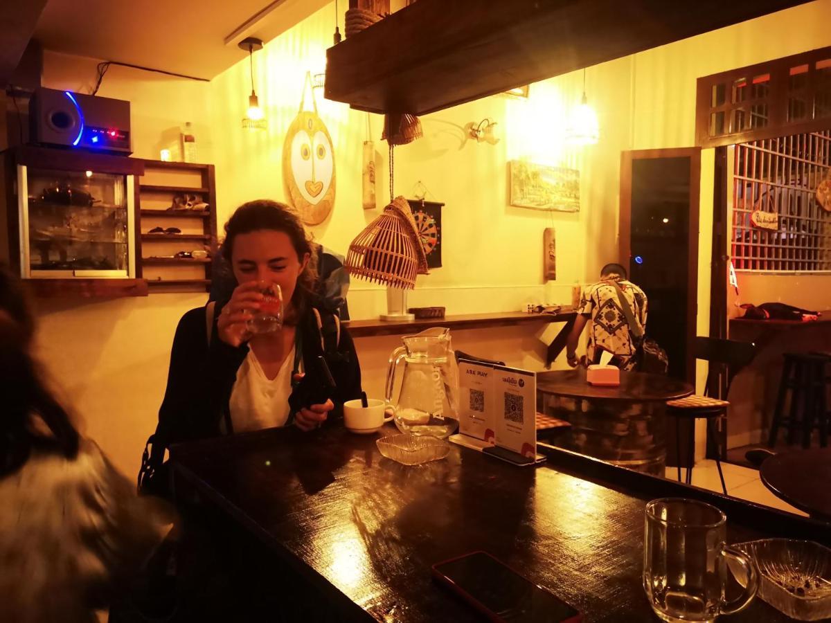 Peri Evi Hostel Phnom Penh Bassac Lane Ngoại thất bức ảnh