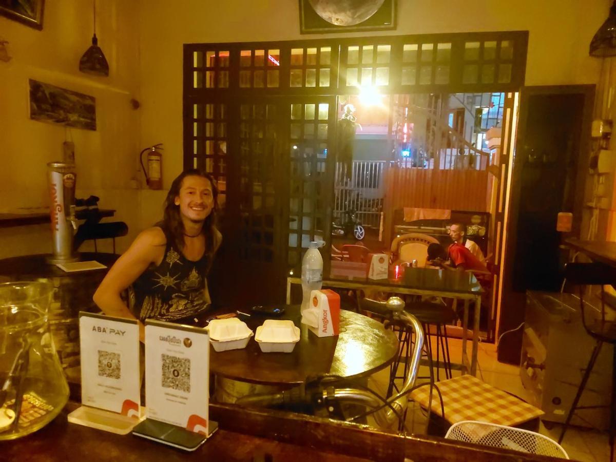 Peri Evi Hostel Phnom Penh Bassac Lane Ngoại thất bức ảnh